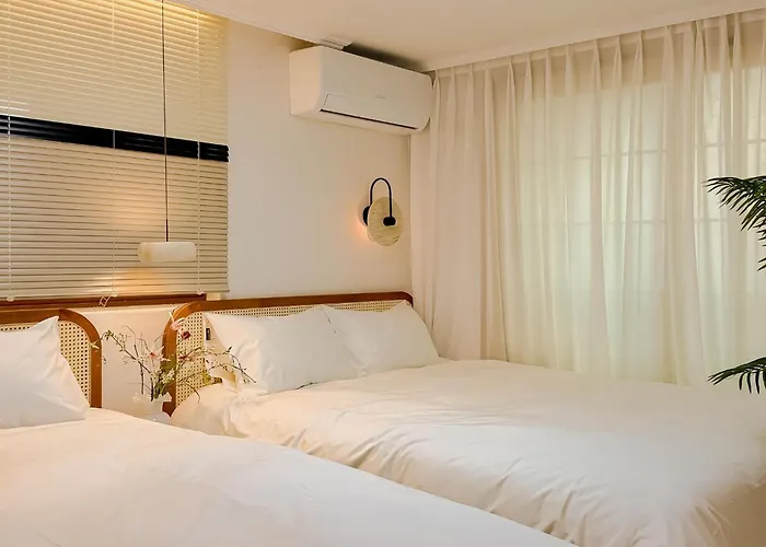 Gangnam, Nonhyeon, For 6, Apgujeong Rodeo, Garosu-gil, Family Gathering, Coex 公寓